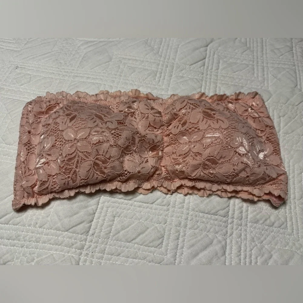 J7 Lightly Padded Strapless Soft Pink Lace Bandeau